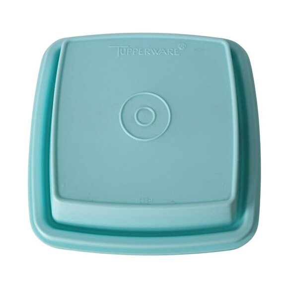 Vintage Tupperware Pickle Keeper #1560-2 in Bright Blue With #1562-3 Light Blue - Picture 5 of 6